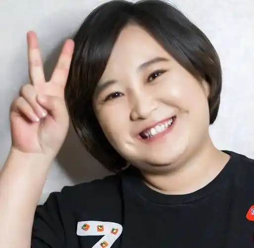 一张照片,揭露了贾玲口碑崩塌的真相,郭德纲说的话有人信了