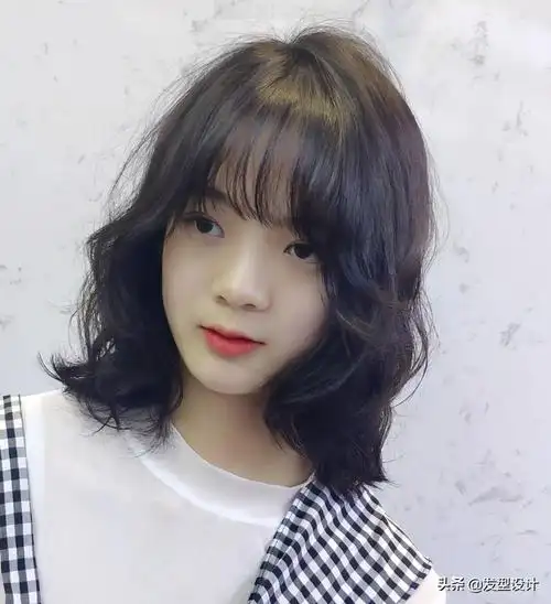 烫发发型图片女中长发(发廊最新流行中长发发型30款) - 赤虎壹号