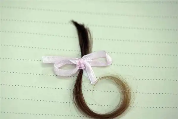 梦见掉了一缕头发