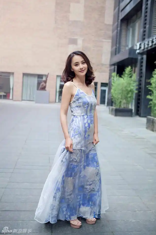 组图马雅舒夏日清凉写真辣妈美艳幸福满溢