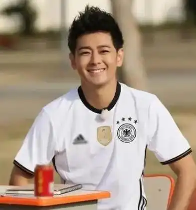 事实证明,48岁的"梦想家"林志颖,已经活成了一个笑话