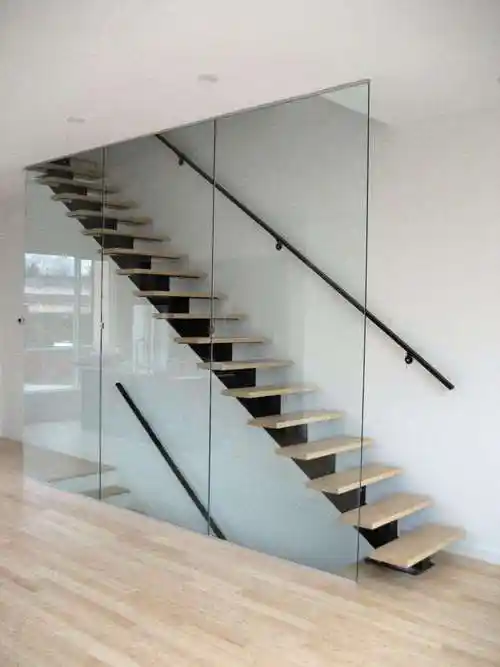 厂家销售单梁钢木玻璃护栏楼梯,不锈钢扶手,别墅,公共场所