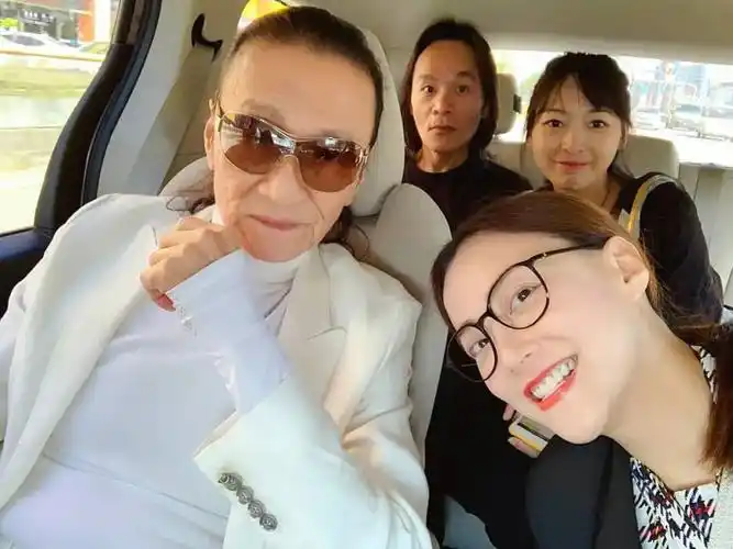 谢霆锋早年内地综艺节目_48岁香港"最美经理人"从模特转型ceo.