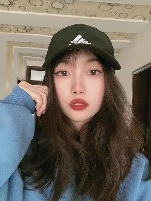 女生最重要的还是这张脸,年轻漂亮的脸蛋谁不喜欢呢?