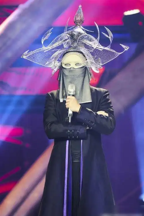 偶像剧男神登蒙面唱将实力唱功一开口就被称赞太好听了