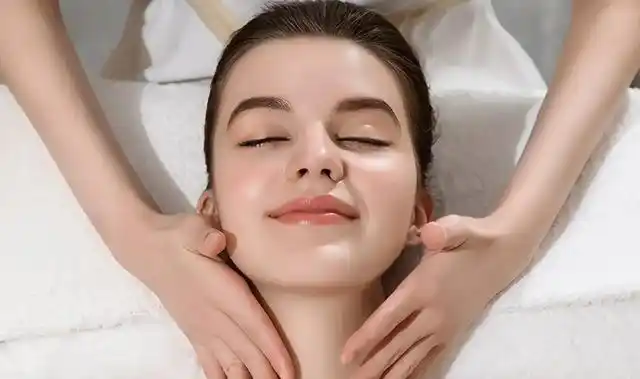 4种护肤精油的使用方式,皮肤光滑细腻,更显年轻