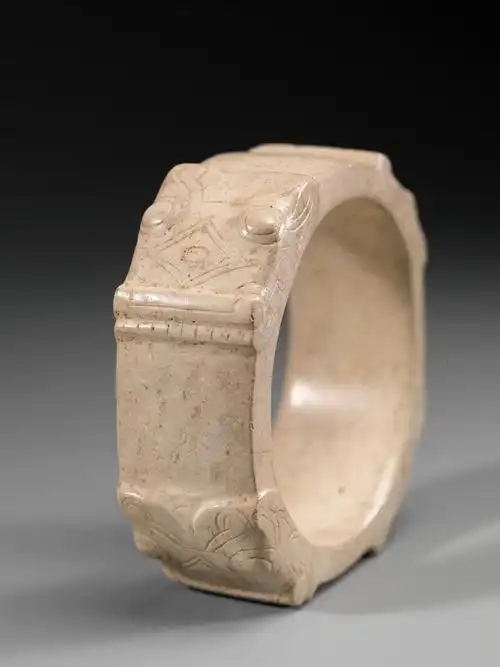 听文物讲故事二月二良渚玉镯看龙头