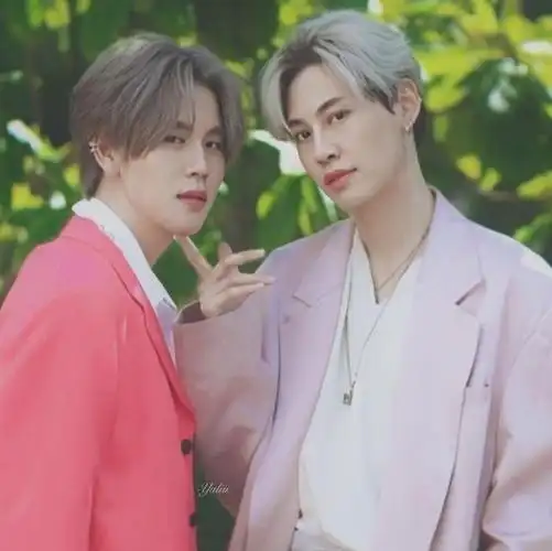 bounprem令人惊艳的情侣装情侣发色