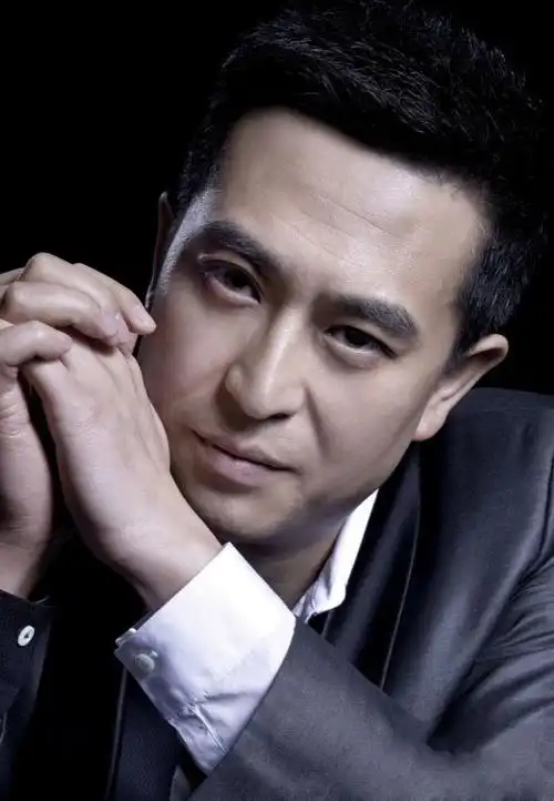 张嘉译张嘉译,中国著名的当红男演员.