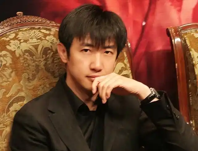 遭前任监控威胁4年,后被男闺蜜砸5亿彩礼接盘|孙东海|鄢颇|李小璐