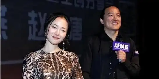 江一燕后来被传与佟大为和吴镇宇传出绯闻,一个是剧组中的配角,另一个