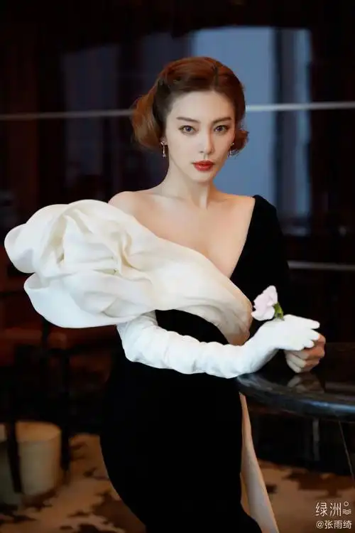 代班谢娜成为快本主持的,凭什么是张雨绮?-爱妻自媒体