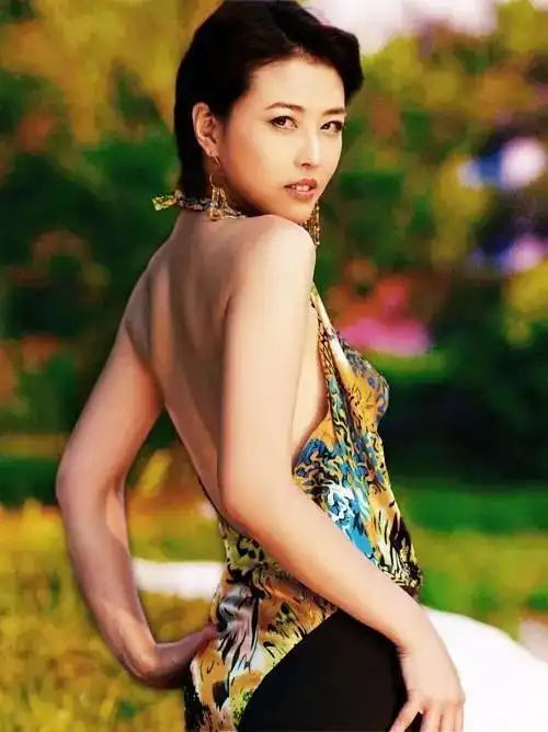 周海媚的珍贵老照片,看过的都知道,她重新定义了性感