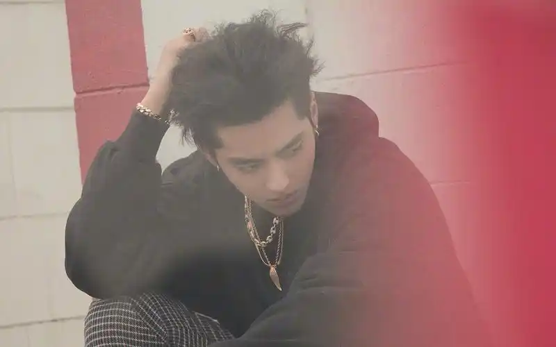 吴亦凡帅气高清桌面壁纸