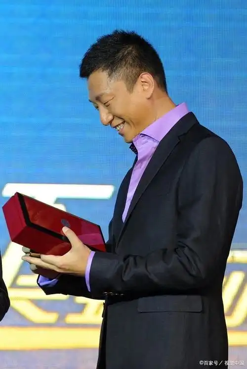 ",一句"瓜保熟吗"让孙红雷成为顶流,霸气侧漏的表情让孙红雷感觉像是