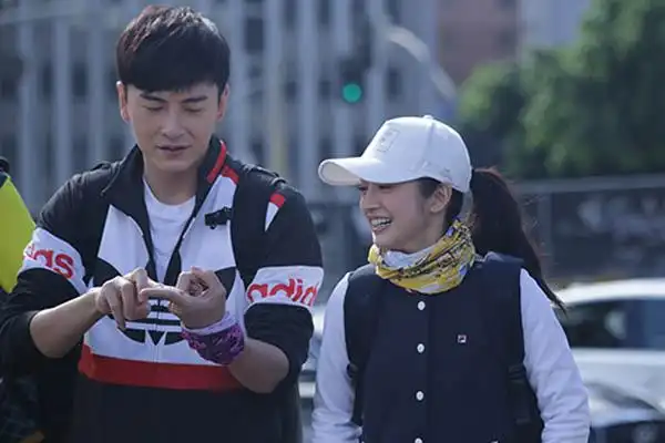 郑元畅老婆是周开丽吗 如今事业为重不考虑其他