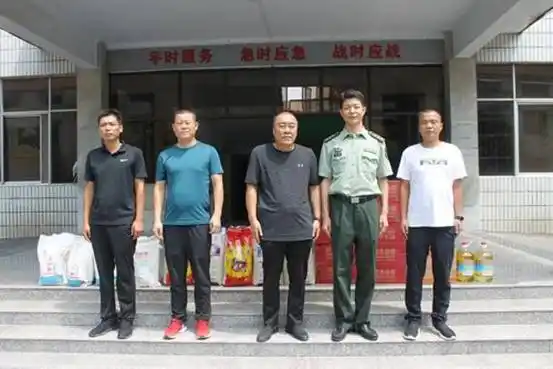 副局长,人防办主任梁鹿林带领人防办各股室负责人到鹿邑县人武部走访