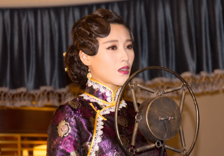 她曾挤走杨紫出演《家有儿女》,遭受全网抨击,30岁甘成杨紫配角