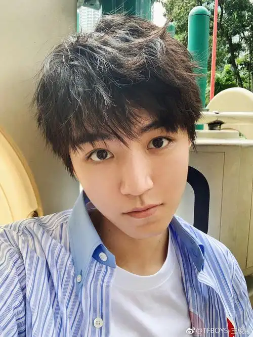 02.14 王俊凯情人节自拍-堆糖,美好生活研究所