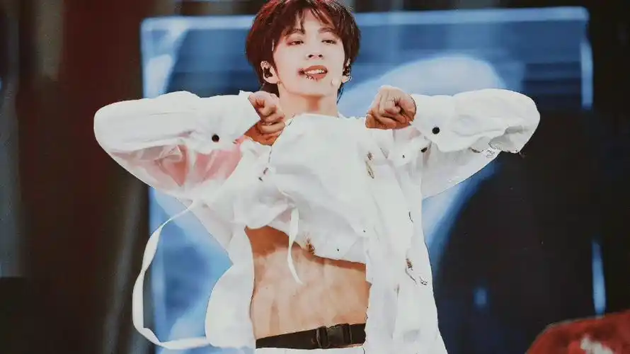 16岁男高中生的绝美腹肌_哔哩哔哩_bilibili