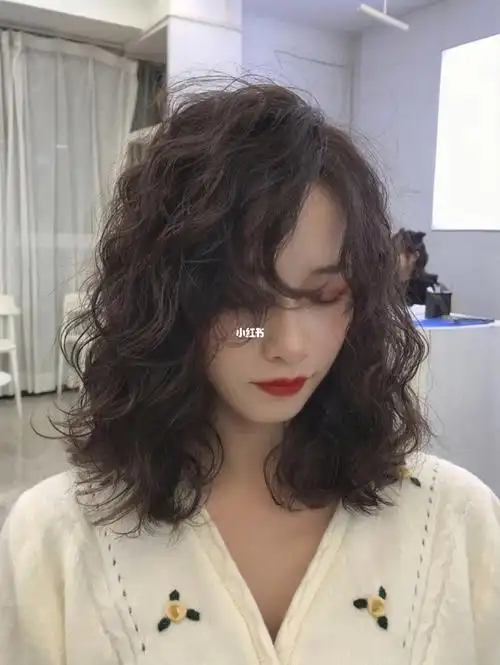 南宁冬季烫发推荐 | 中短发法式卷