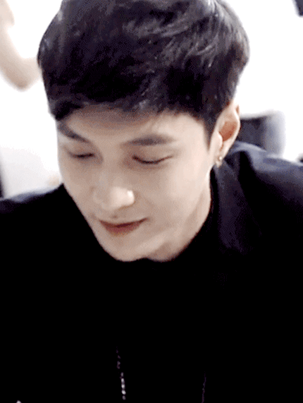 张艺兴gif侵权删