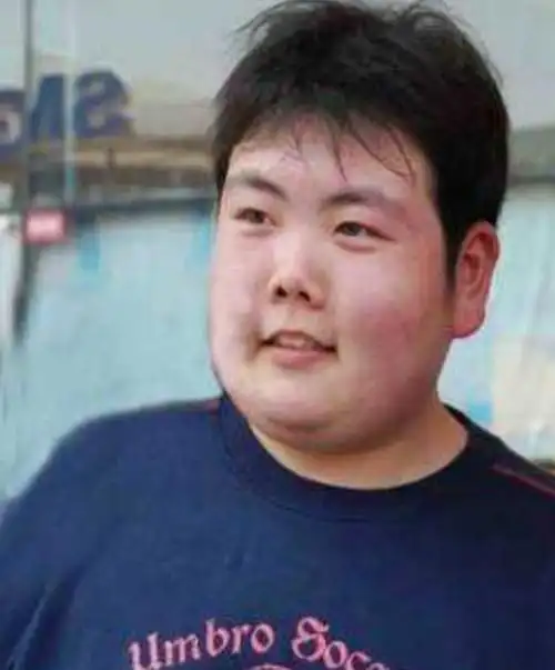 你手机里的表情包「小胖」,也长大了.