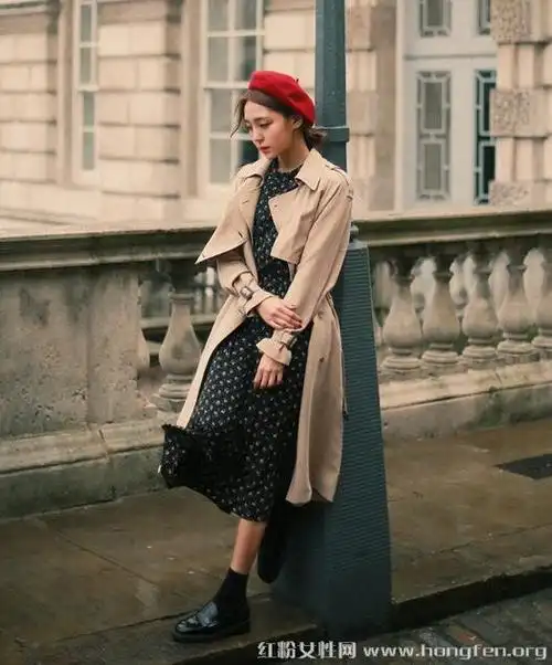 时尚咖啡色的风衣搭配 打造干练利落的气质感-昕薇网