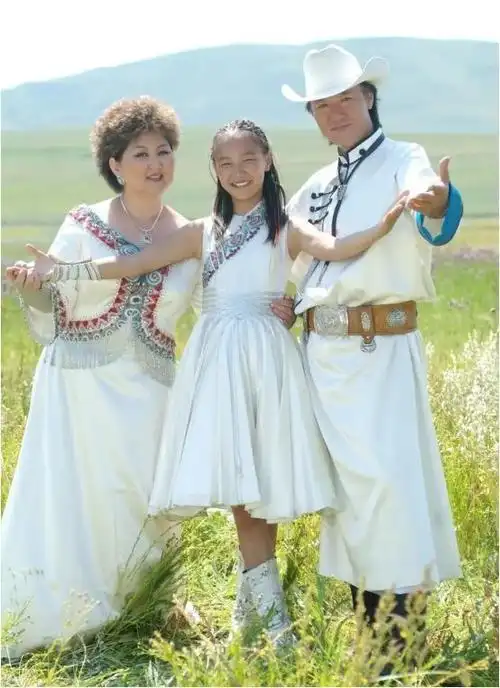 布仁巴雅尔离世5年,妻子仍在悲痛之中,三个儿女的坚持让人感动