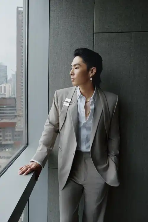 van ness吴建豪刚刚在微博上发布昨日活动照片.