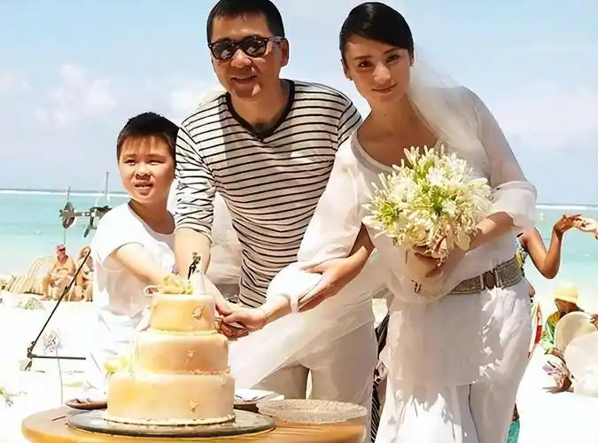 蒋勤勤一个被老公不断吹捧出来的亚洲电影大奖最佳女主角