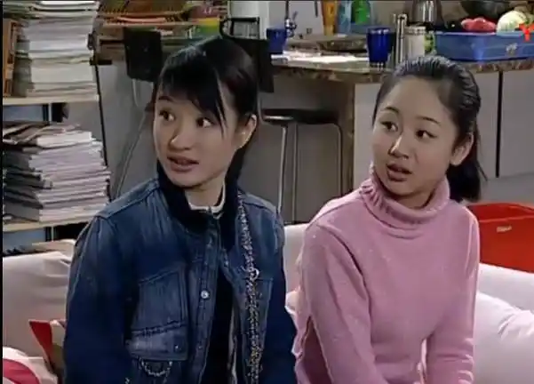 《家有儿女》母女再聚首,杨紫深情表白宋丹丹妈妈,看哭众人_小时候