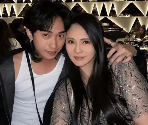 现任妻子气质出众,伊能静缺席|记者|张嘉欣|娱乐圈|摇滚乐_网易订阅