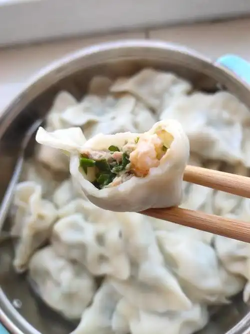 zd小油条做的韭菜虾仁鲜肉水饺