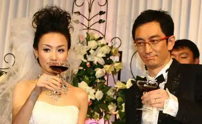 吴启华和石洋子,相差二十一岁!(男大女小)