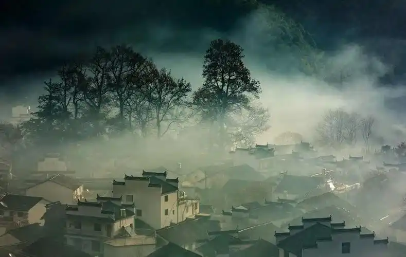 一句话写老街意境句子(一句话形容古镇的美)