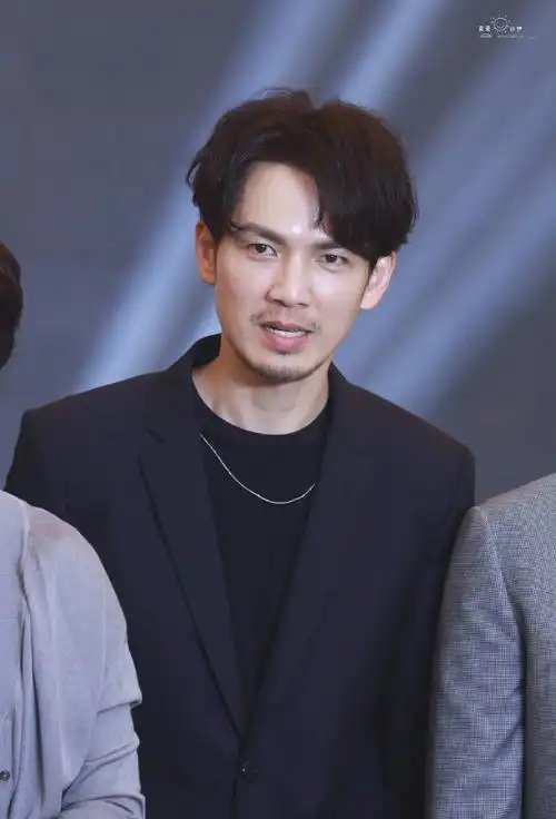 发个18张胡子哇系列,懂得都懂,所以到底是哪一种@钟汉良#钟汉良电视剧