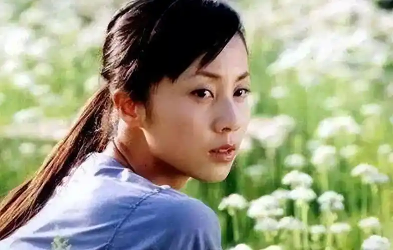 黄磊老婆孙莉,最好的年纪嫁给黄磊,十年生三娃,一家五口真甜蜜