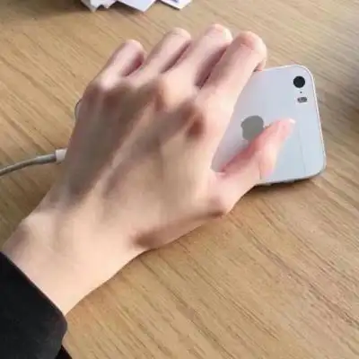 手控头像男生好看的手手79月牙儿