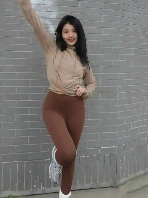 健身穿搭,120斤女生瑜伽裤外穿能多好看_运动_时尚_进行