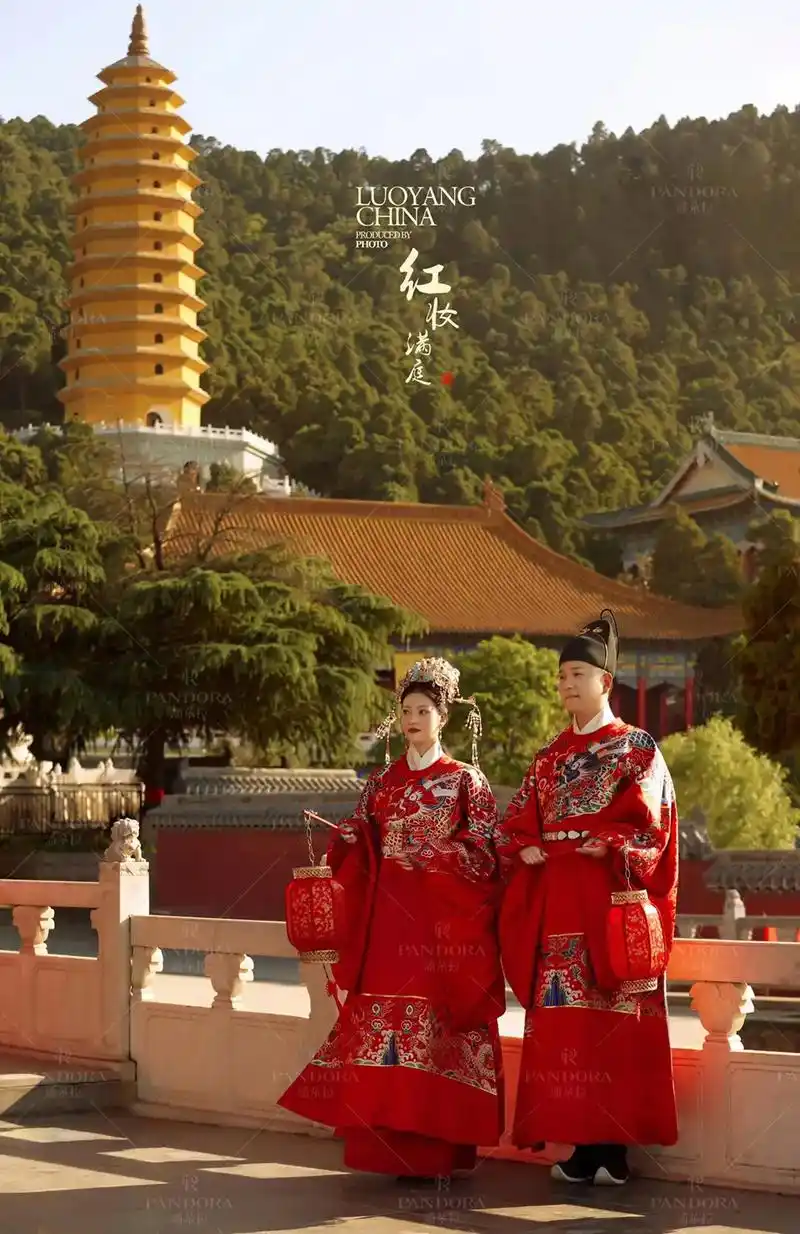 中式古装#中式婚纱照 #明制汉服 #潘朵拉婚纱摄影客片分享 - 抖音