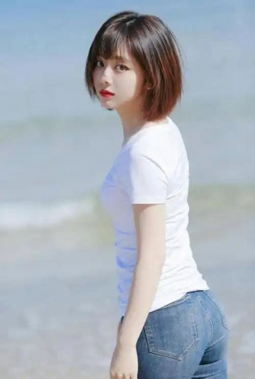 谭松韵上学时没人追?看到她17岁的旧照后,网友:换我也不敢追