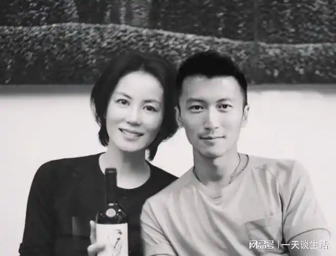 王菲为何执意生下兔唇宝宝看到李亚鹏的反应后难怪谢霆锋娶她