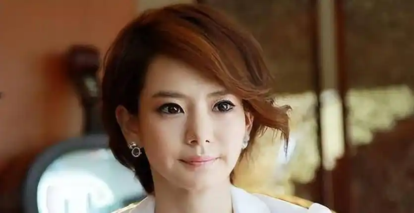 早期照片曝光区别大,网友直呼:变化太明显了_双眼皮_手术_气质