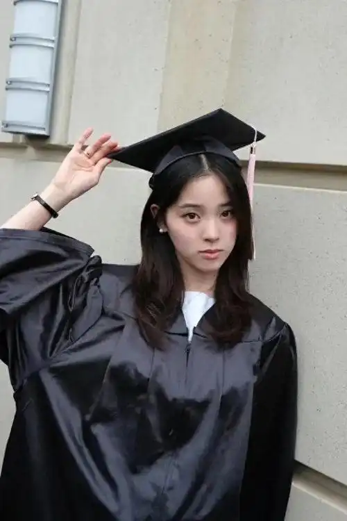 欧阳娜娜毕业造假?张杰遭芒果台背刺? 郑合惠子张栋梁炒cp?