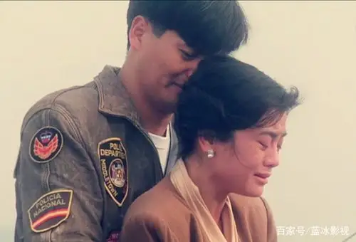 《阿郎的故事》周润发一组高清剧照,那年发哥34岁