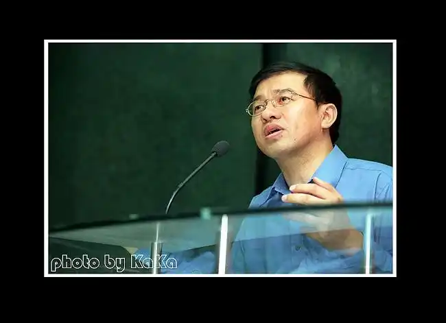 【有图】"面对面"主持人――王志!