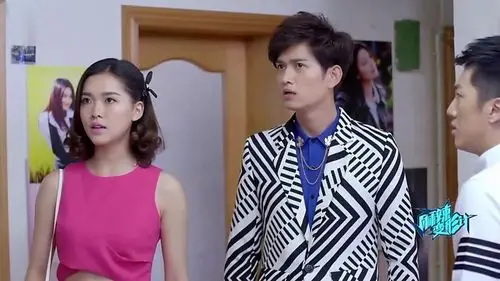 关小迪和梁大巍是没有血缘关系的兄妹,两人都是青春联盟的成员