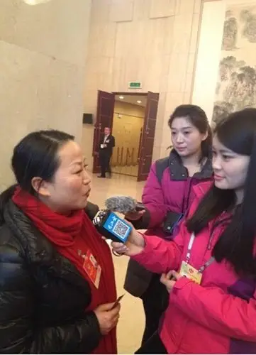 云朵跑两会奔跑吧云朵