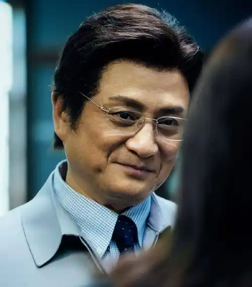 汤镇业双胞胎女儿走秀!